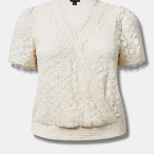 Torrid Stretch Lace Surplice Crop Top sz 1 NWT